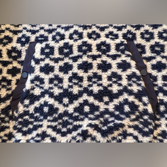 Vineyard Vines Sherpa Fair Isle Pullover. Size XL - oversized - Picture 6 of 9